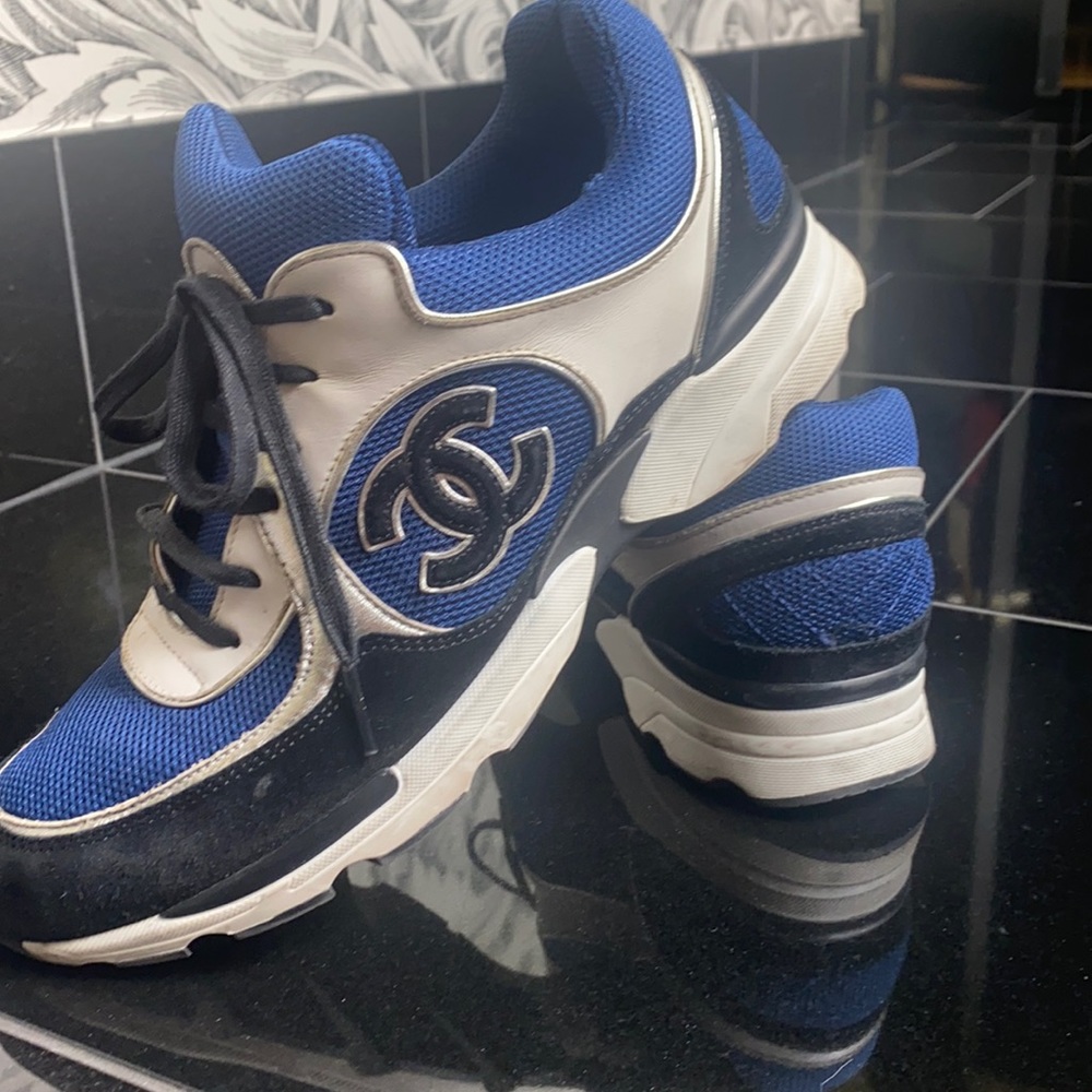 Chanel sneakers size 39
